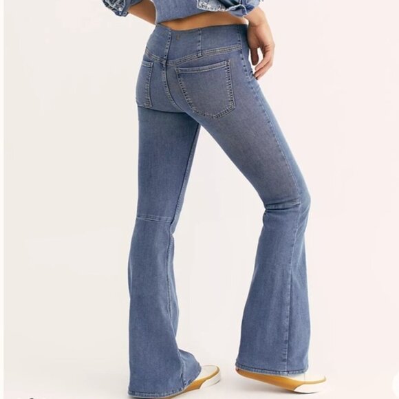 Free People Penny Pull-on Flare Jeans Women's Size 29 Medium Wash Denim - Picture 3 of 16